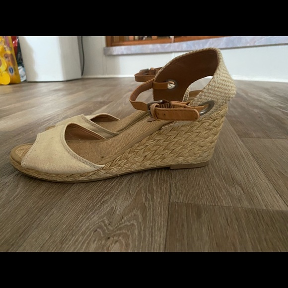 Beige lucky brand wedges - Picture 3 of 3